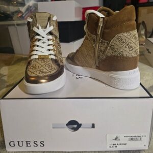 Guess Blairin Logo Hidden Wedge Lace Up Sneakers Size 6.5 w/ Box - New With Tags